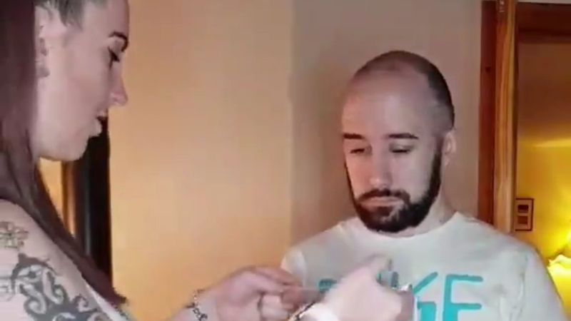 Sevgilisinin şakasının ardından şaşkına döndü