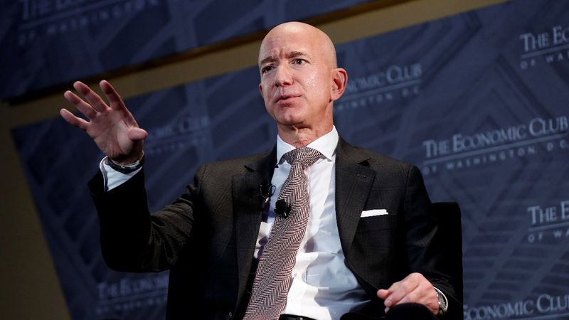 Jeff Bezos, Amazon'daki CEO'luk görevinden istifa ediyor