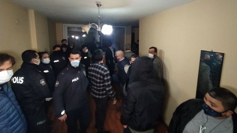 Adana’da mühürlenen iş yerine kumar baskını