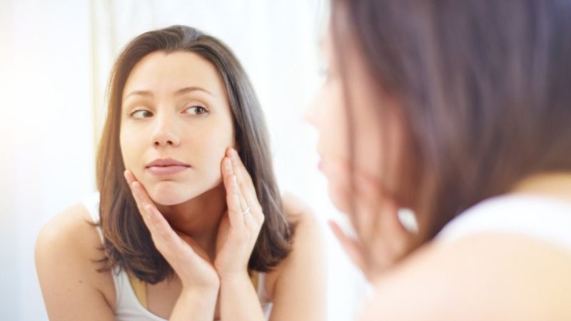 Yüzünüzün yaşlanmaya başladığını gösteren 8 işaret