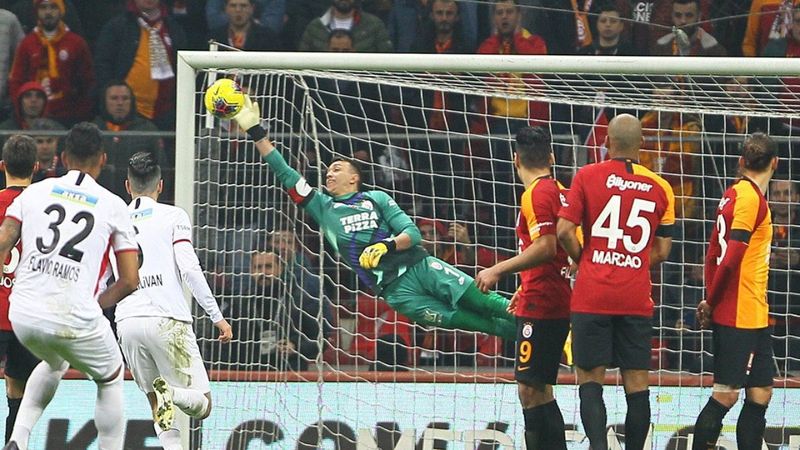 Derbide gözler Muslera ve Altay'da olacak