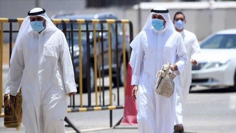 Suudi Arabistan'da korona nedeniyle 30 günlük toplanma yasağı