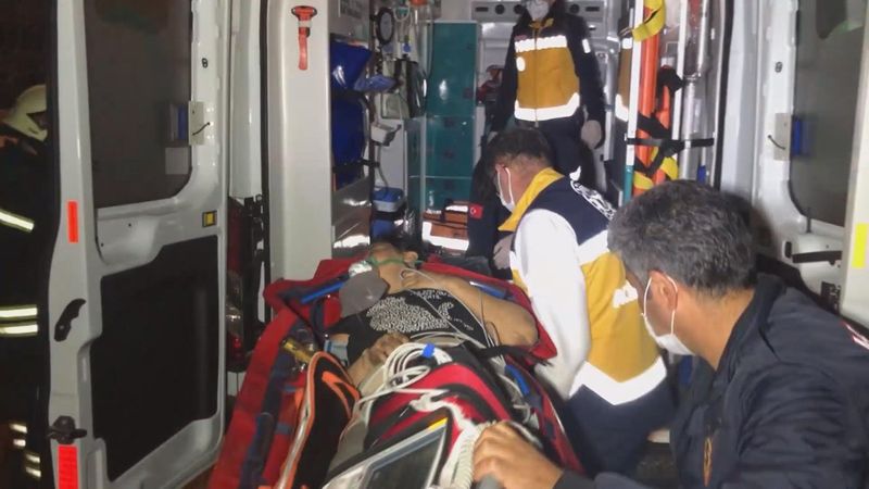 Konya'da evinde yangın çıkınca hastanelik oldu