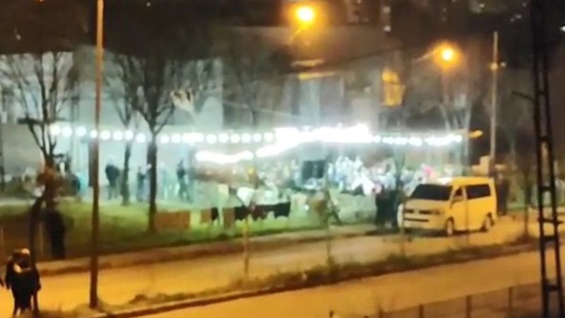 Bursa'da koronavirüse rağmen sokak düğünü düzenlendi