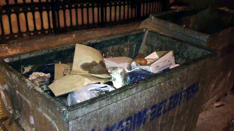 Samsun'da 1 haftalık bebeği çöpe bıraktılar