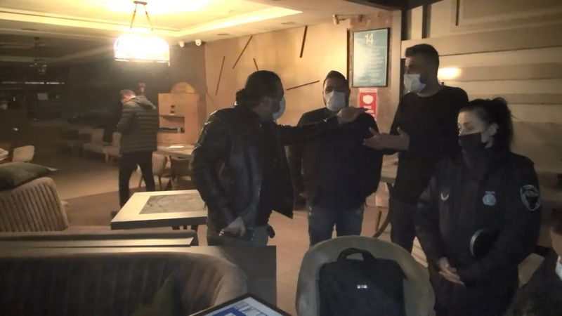 Esenyurt'ta nargile kafeye baskın