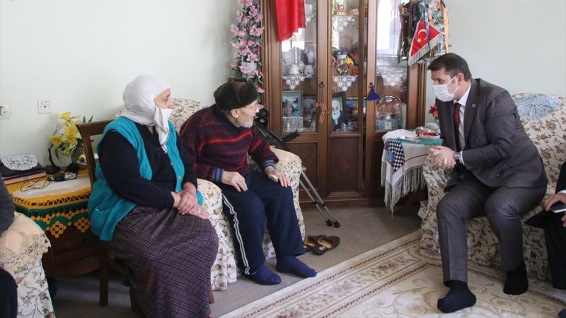 Sivas'ta yaşlı çiftten cami inşaatına 5 milyon 300 bin lira destek