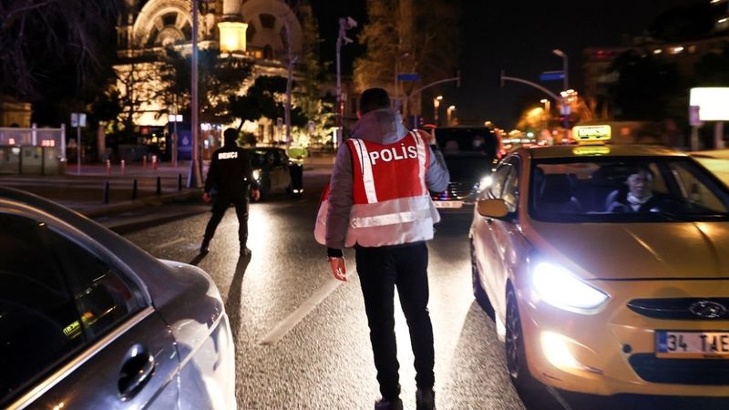 Hafta sonu uygulanan sokağa çıkma kısıtlaması başladı