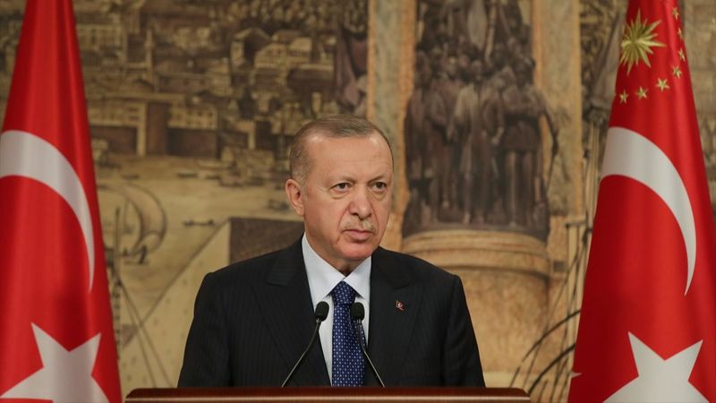 Cumhurbaşkanı Erdoğan: Avrupa'da Müslümanlar çift yönlü bir cendereye alınıyor