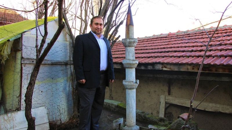 Amasya'da evin bahçesindeki minare görenleri şaşırtıyor