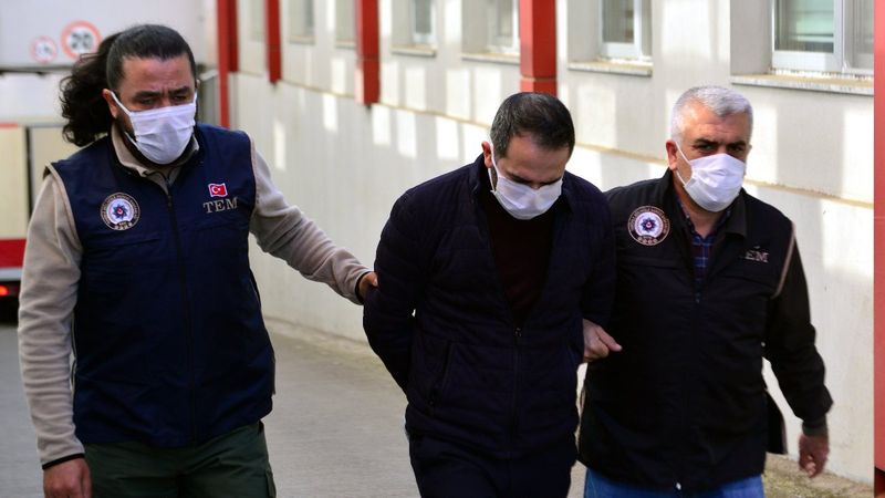 Adana merkezli 3 ilde FETÖ operasyonu: 5 gözaltı