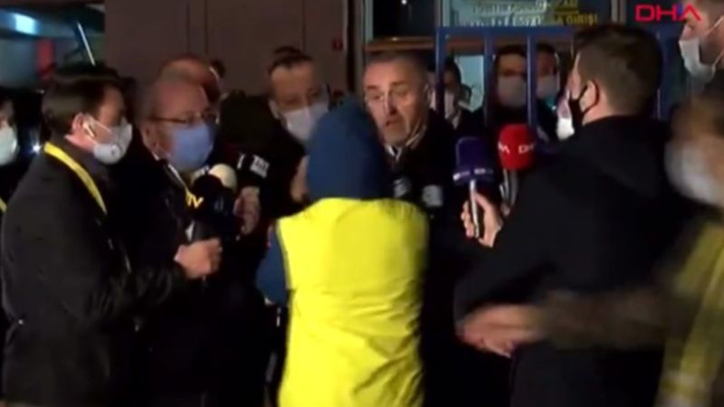 Rambo Okan, Abdurrahim Albayrak'a saldırdı