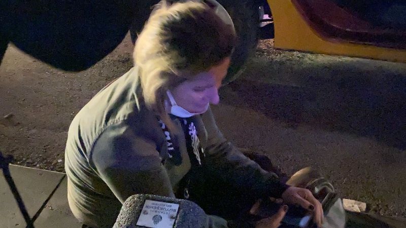 Taksim'de alkollü kadın taşkınlık çıkardı