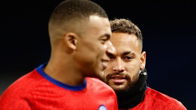 Kylian Mbappe, Neymar'ın PSG'de kalmasından memnun