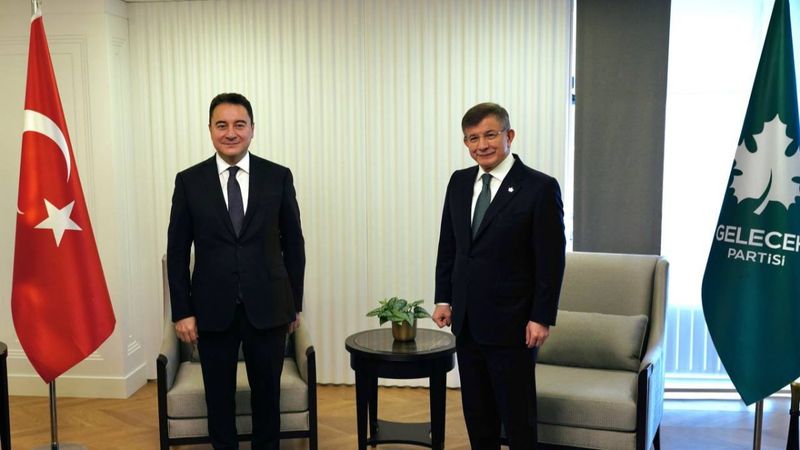 Ali Babacan'dan Ahmet Davutoğlu'na ziyaret