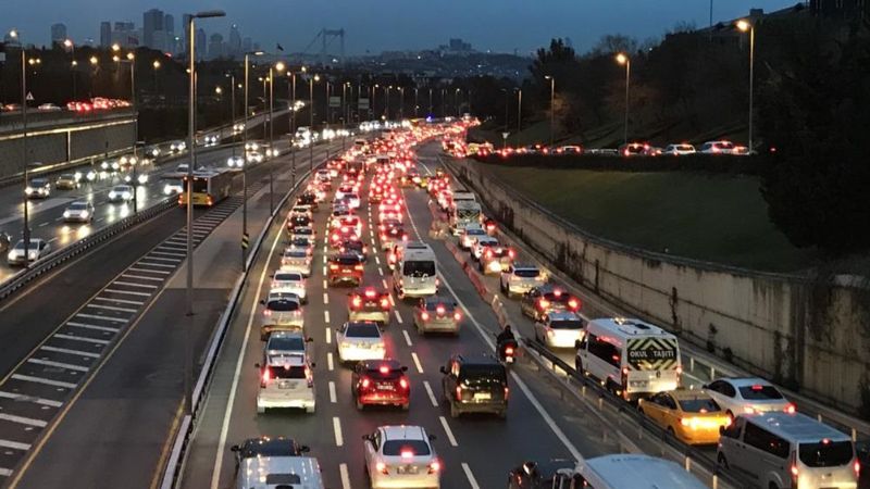 İstanbul'da kısıtlama sonrası trafik