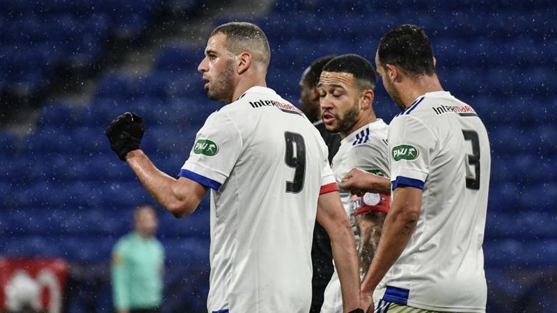 Islam Slimani'den 1 gol 2 asist