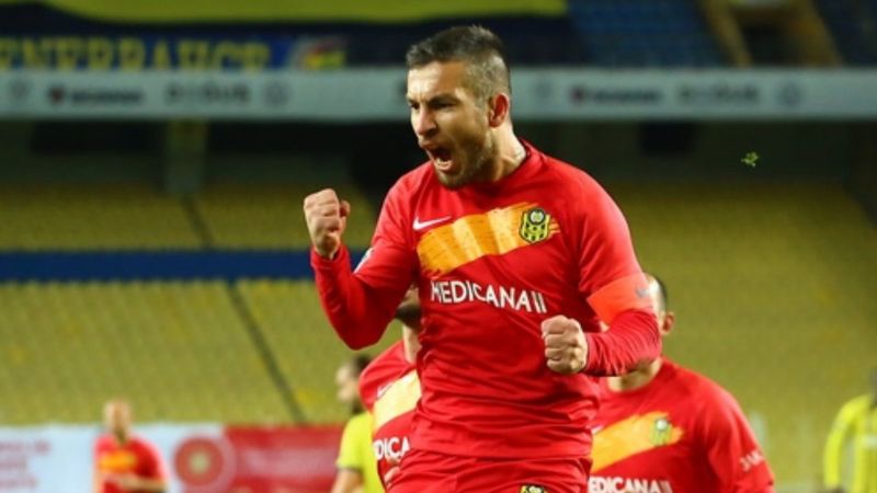 Gol krallığı yarışındaki tek Türk: Adem Büyük