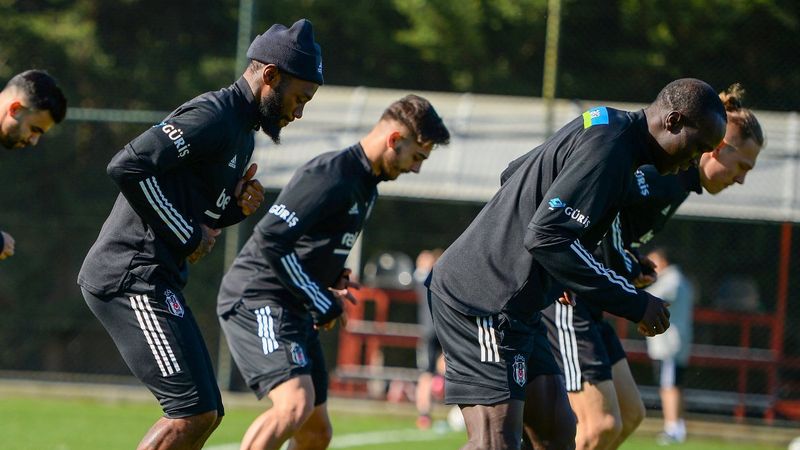 Beşiktaş'ın Konya kafilesi: Cenk Tosun kadroda