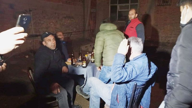 Bursa'da polis, kaçak meyhaneyi müşteri gibi bastı