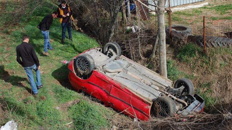 Tekirdağ'da yoldan çıkan otomobil su kanalına uçtu