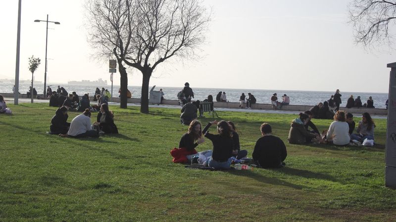 İzmirliler Kordon'a akın etti