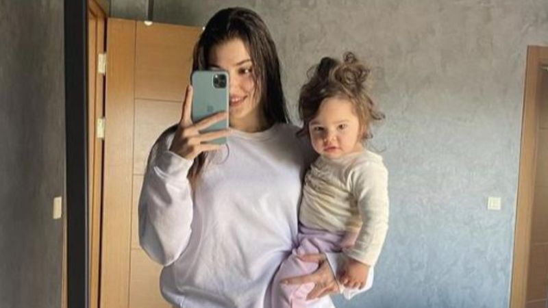 Hande Erçel'in duş sonrası paylaşımı