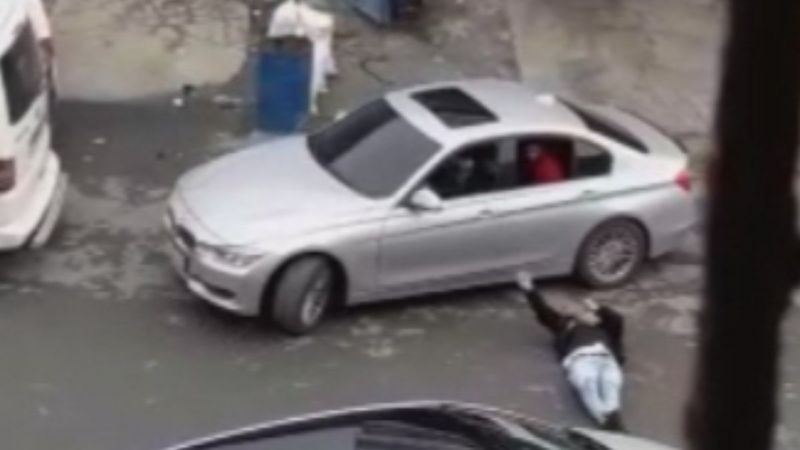 Esenyurt'ta çıkan silahlı kavgada polis memuru yaralandı