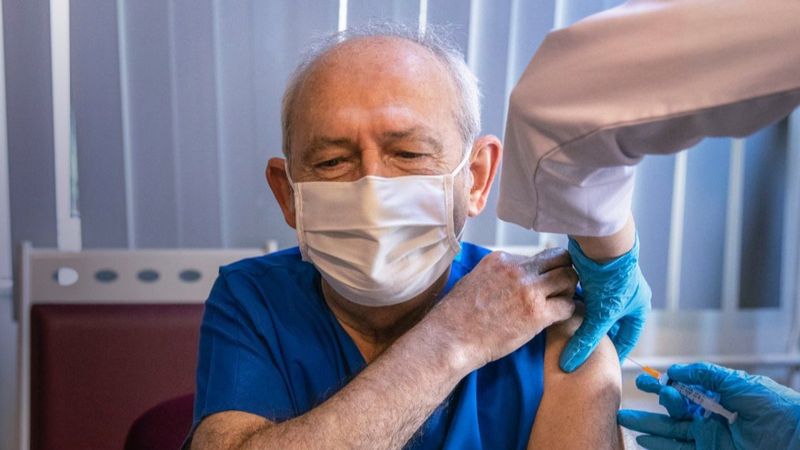 Kemal Kılıçdaroğlu, koronavirüs aşısı oldu