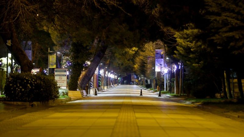 56 saatlik hafta sonu kısıtlaması başladı