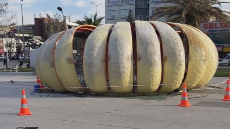 Sakarya Büyükşehir Belediyesi'nden kabak heykelinden ofis