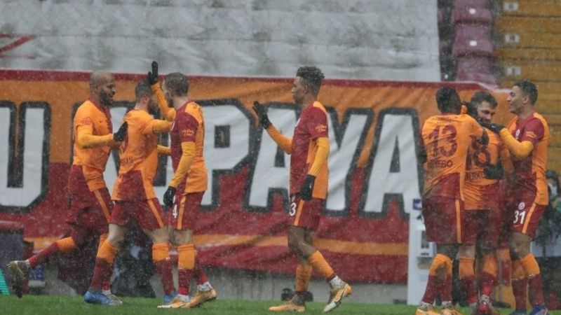 Galatasaray karlı zeminde Kasımpaşa'dan 3 puanı aldı