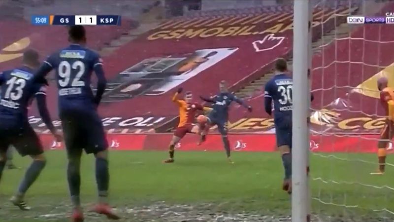 Kasımpaşa'nın penaltı beklediği pozisyon