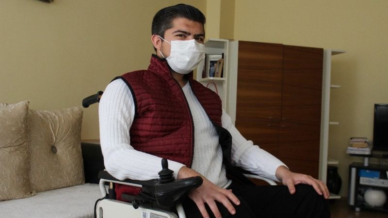 Ankara'da fiziksel engelli Kemal, 7’nci üniversitesini okuyor