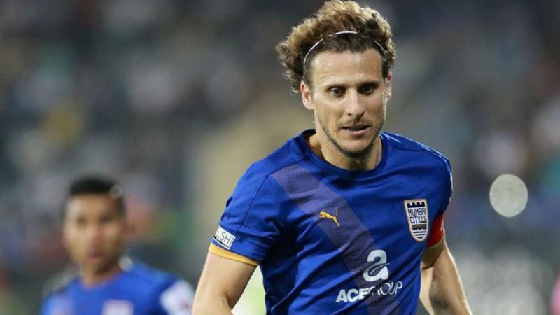 Diego Forlan: Fenerbahçe, Galatasaray ve Beşiktaş beni istedi