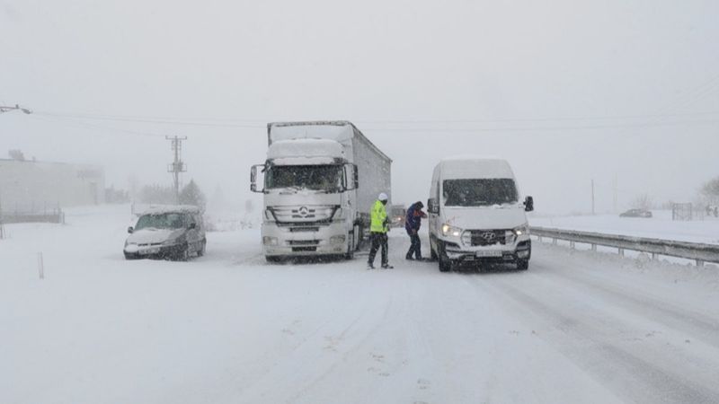 Bursa-Yalova kara yolu, ağır taşıtların geçişine kapatıldı