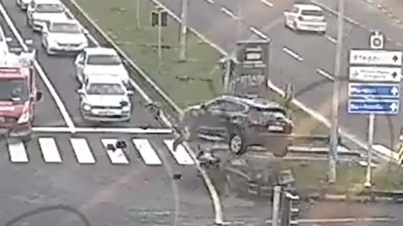 MOBESE kameralarına yansıyan kazalar