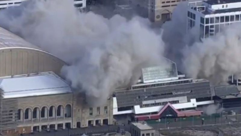 Donald Trump'ın oteli yıkıldı