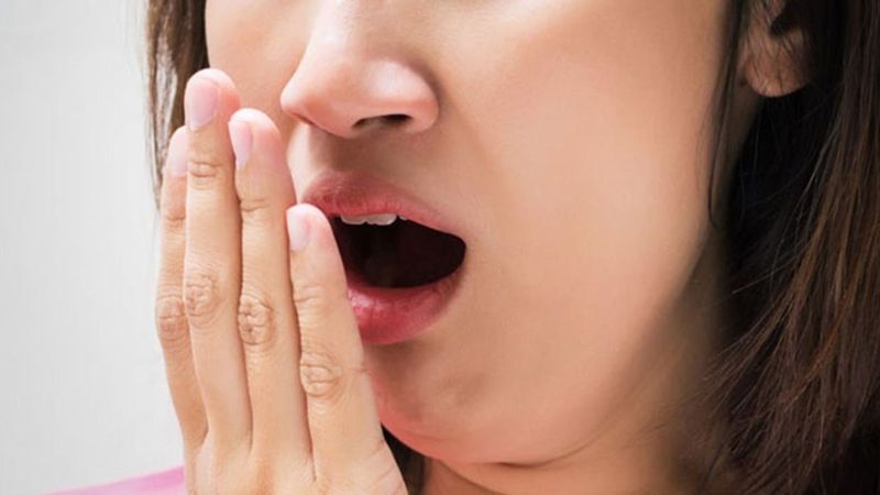Geçmeyen ağız kokusu mide hastalıklarının habercisi