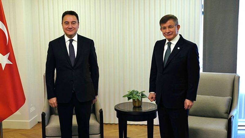 Financial Times, Ali Babacan ve Ahmet Davutoğlu'nu yazdı