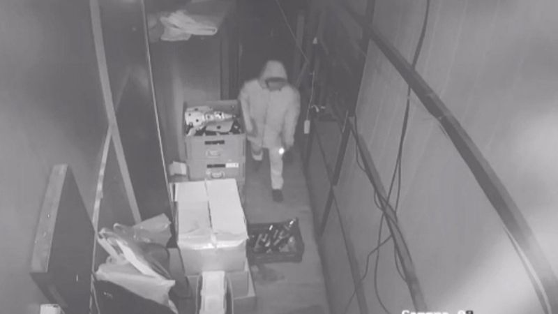 Manisa’da bir haftada 4 soygun yapan hırsızlar kamerada