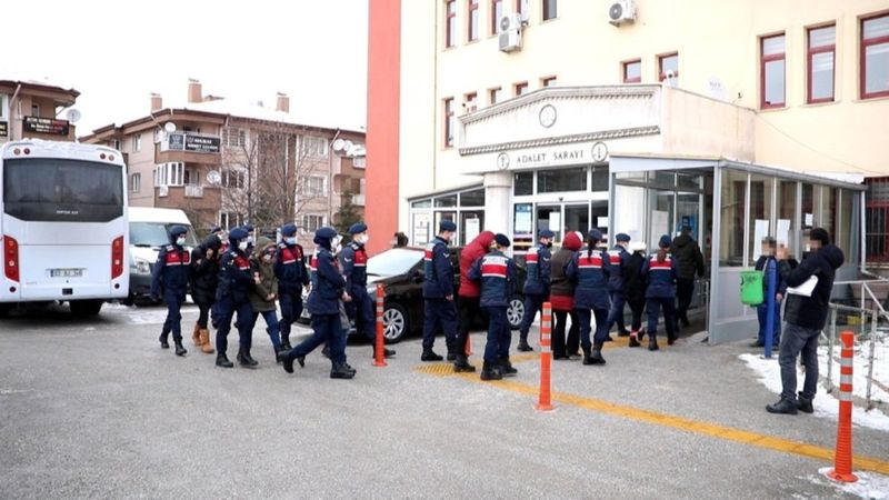 Afyonkarahisar’da 4 milyon liralık vurgun yapan çeteye operasyon