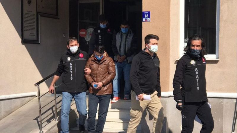 Çanakkale'de ev soyup, Uludağ'a tatile gittiler