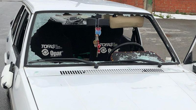 Sakarya'da önü kesilen sürücü saldırıya uğradı