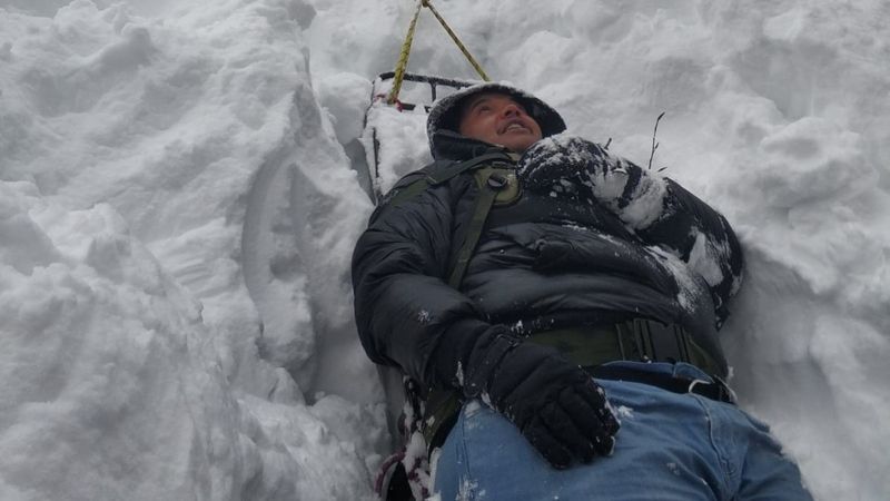 Kocaeli’de 20 metre yükseklikten ormanlık alana düşen turist kurtarıldı