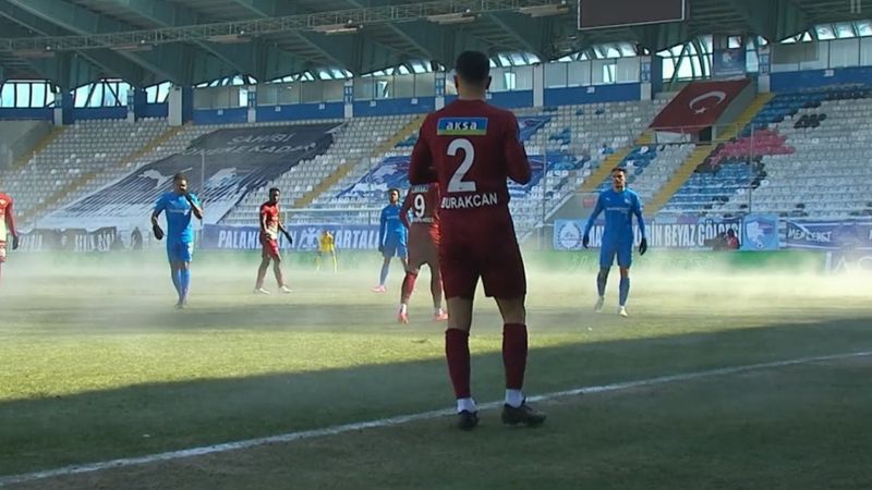 BB Erzurum-Hatayspor maçında ilginç görüntü