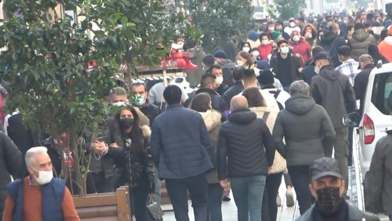 İstiklal Caddesi’nde dikkat çekici kalabalık