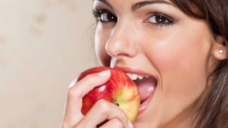 Lifli gıdalar, doğal diş fırçası gibi dişlerinizi korur