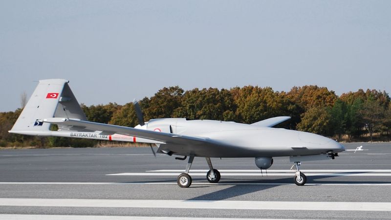 Azerbaycan'dan Bayraktar SİHA'lara övgü