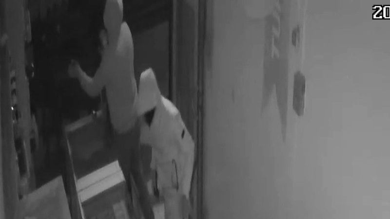 Diyarbakır'da 2'nci kez soyulan esnaf, hırsızı çaya davet etti